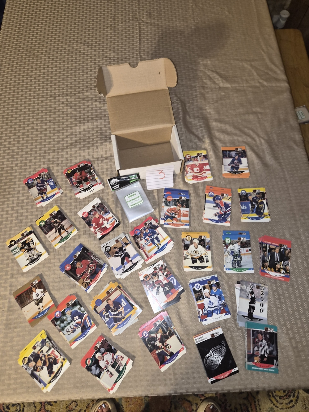 Hockey Trading Card Lot - Multicolor Collectible Set